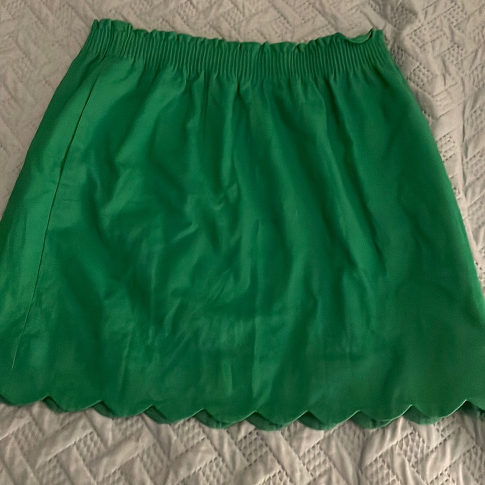 Cute JCrew Mini Green Skirt with scalloped bottom